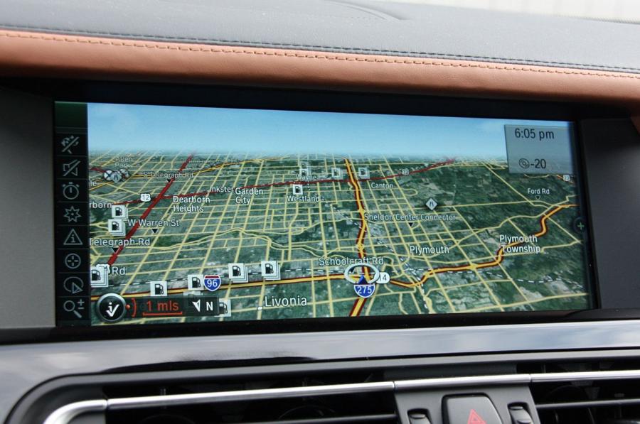  BMW 760iL 2010 года  (фото 40 из 71)